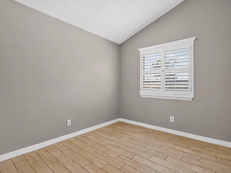 9128 Bur Oak Cir — Photo 20