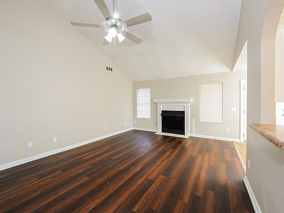 3rd image of 3510 Baroney Ln SW