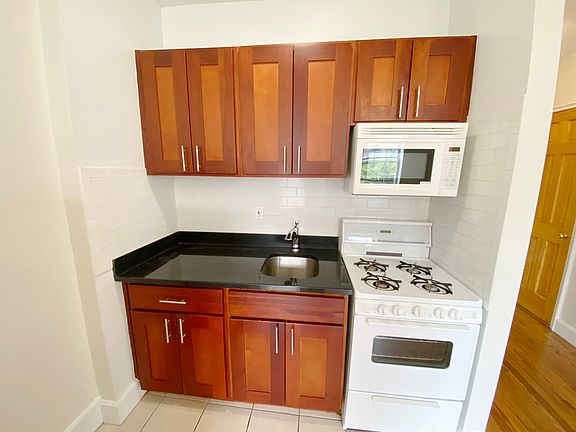5th image of 226 E 59th St #22
