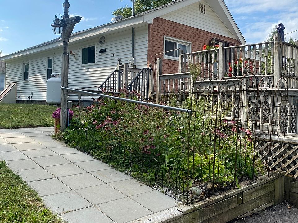 1st image of 21 Freeman Ave