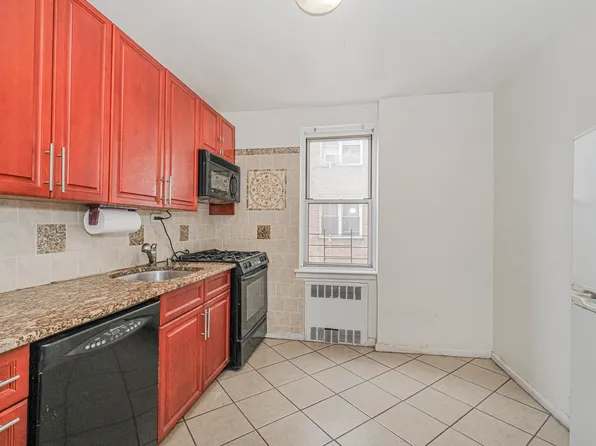 36 Dahill Road image 9 of 25