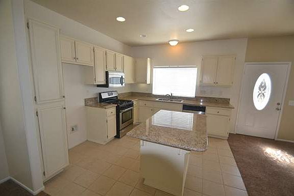 4th image of 22077 Country Hills Dr