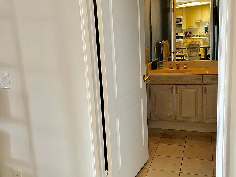 8349 Blackburn Ave #302 — Photo 57
