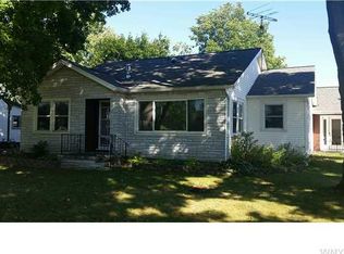 5785 West St, Sanborn, NY 14132