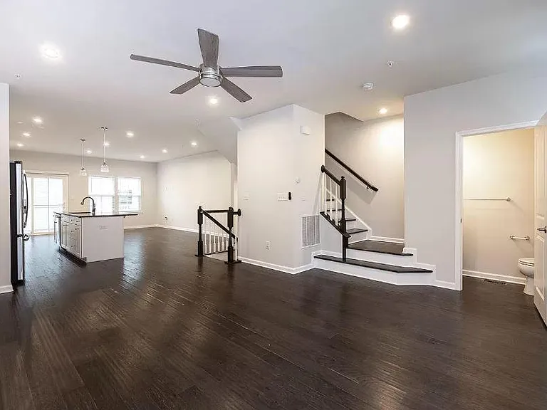 602 Holywell Dr — Photo 10