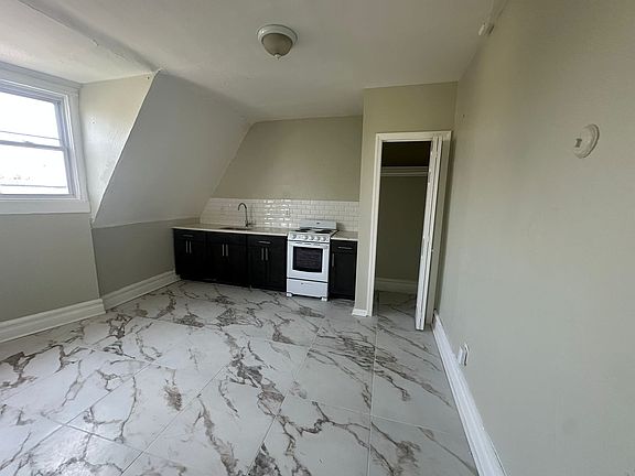 5th image of 30 Seymour Ave Floor 3