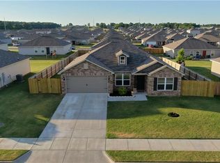829 NW Evans Cir, Bentonville, AR 72713