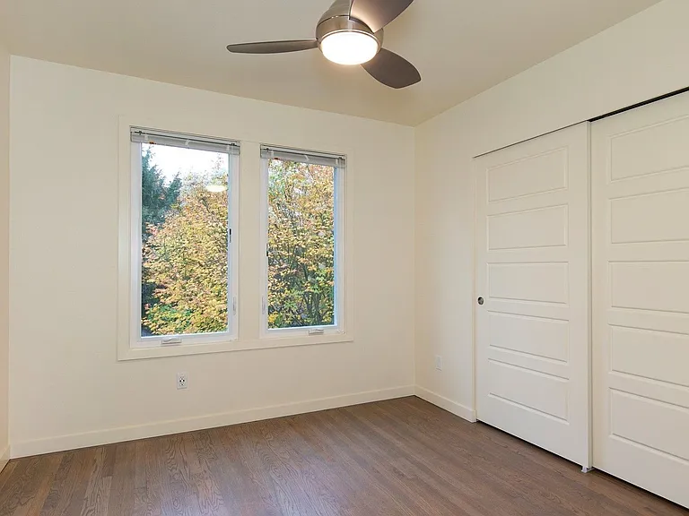 48th Street Apartments — Photo 26