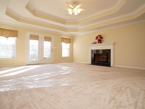 Spacious Family Room