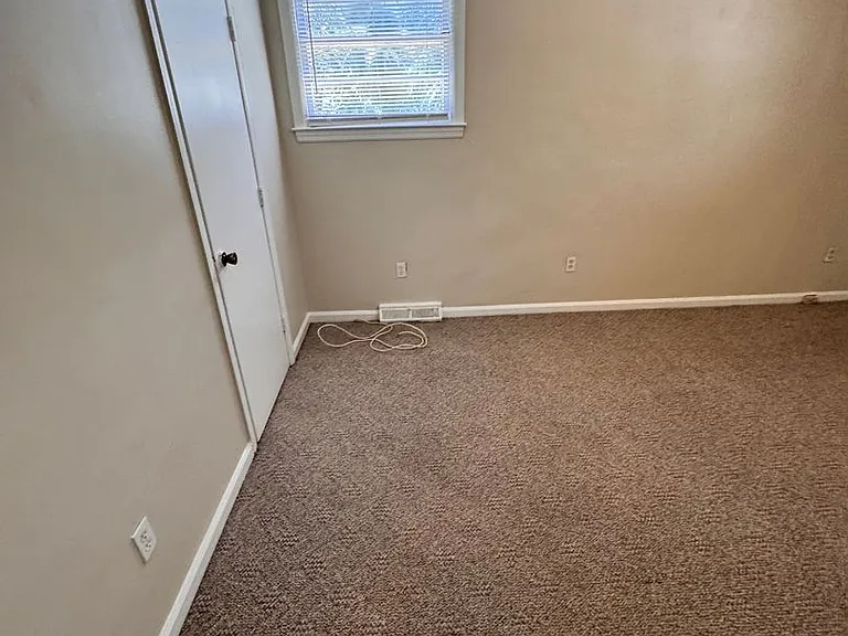 931 Ashley Ave — Photo 25