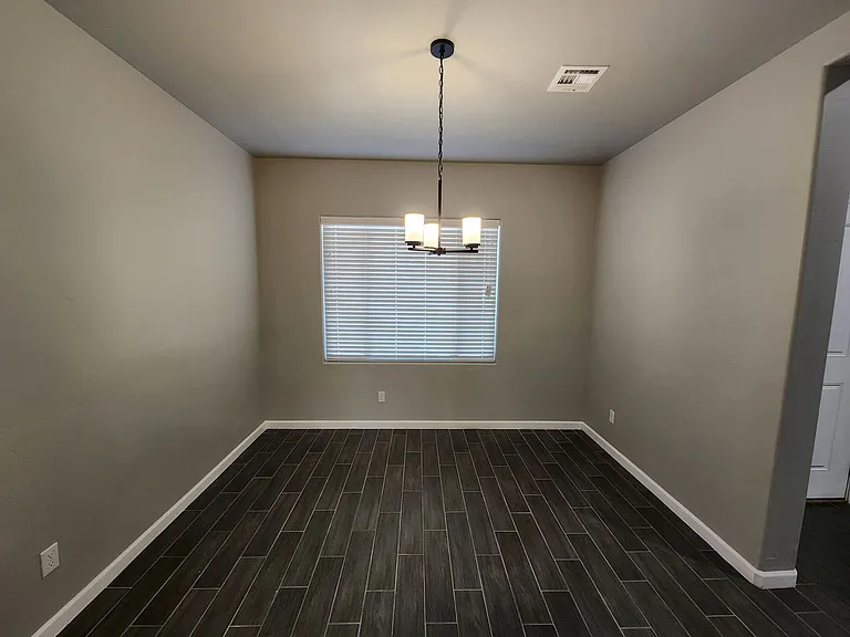 4711 Big Springs St — Photo 5
