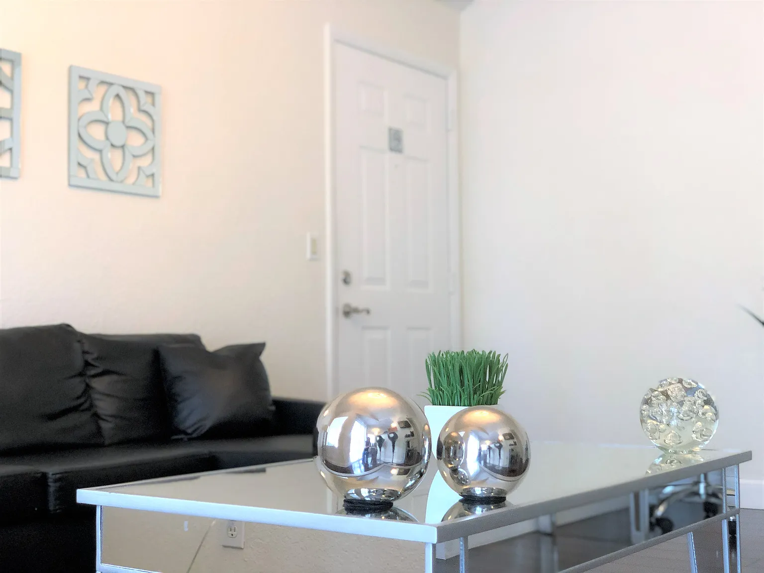 11582 Westwood Blvd — Photo 2