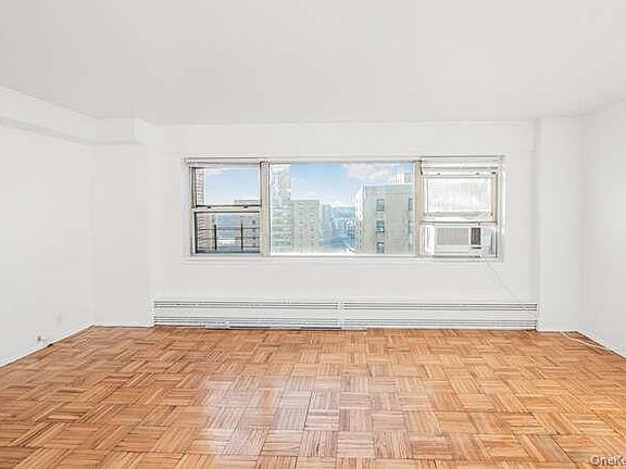 4th image of 6 Fordham Hill Oval APT 15F