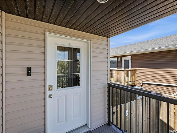 5th image of 310 Martens AVENUE