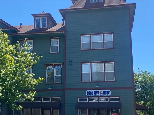 236 Windsor River Rd, Windsor, CA 95492