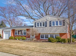 2319 N Lafayette St, Arlington Heights, IL 60004