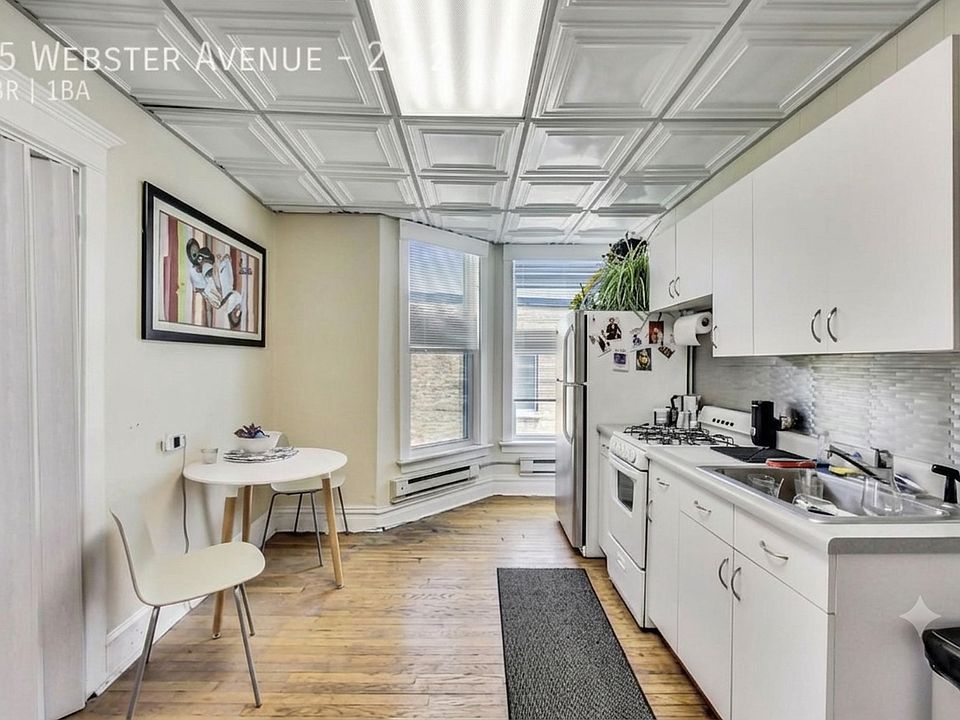 1st image of 25 Webster Ave APT 2