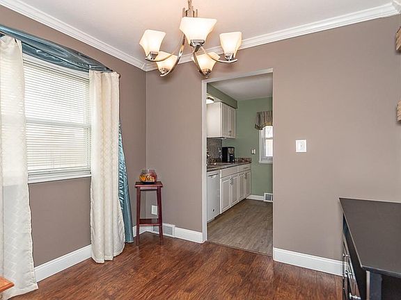 5th image of 27101 Gary Ave