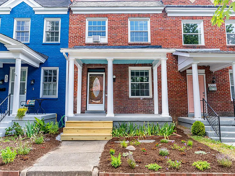 3028 W Leigh St — Photo 1