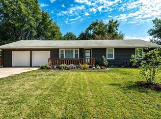404 SW 9th St, Blue Springs, MO 64015