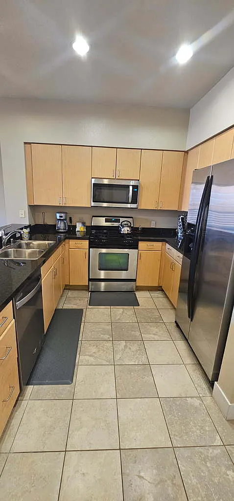 1 bed, 1.0 bath, $4,725 — Photo 2
