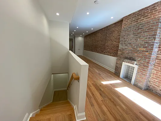 Rented by Lang Realty LLC | media 6