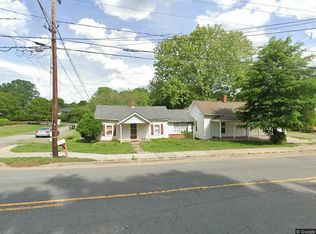 724 N Main St, Walnut Cove, NC 27052