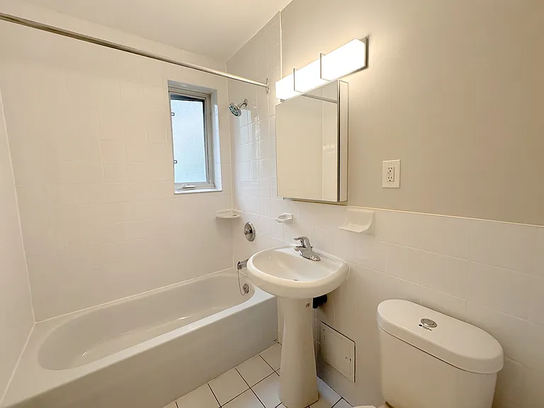 118 Montgomery Ave — Photo 27