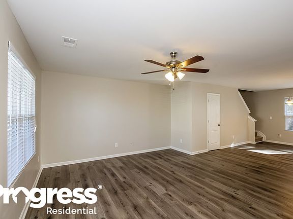 5th image of 128 Autumn Bluff Cir