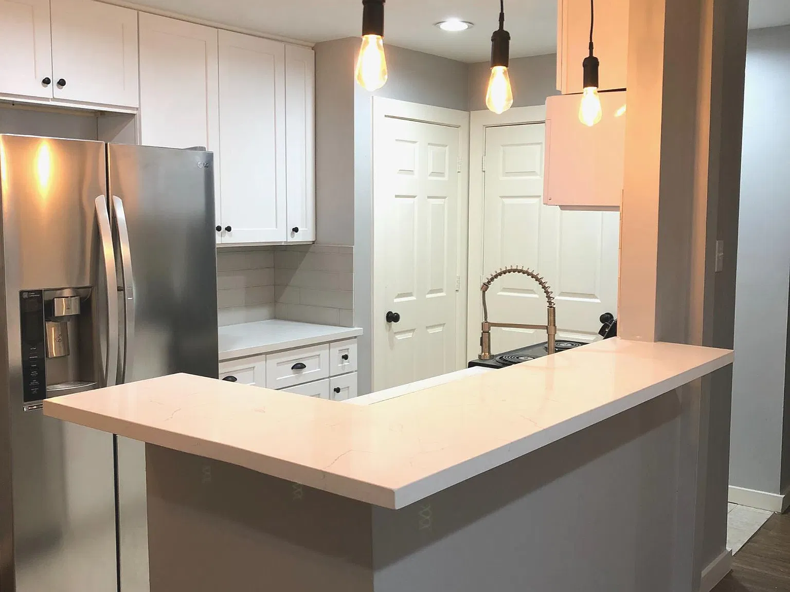 3 bed, 1200 sqft, $1,300 — Photo 3