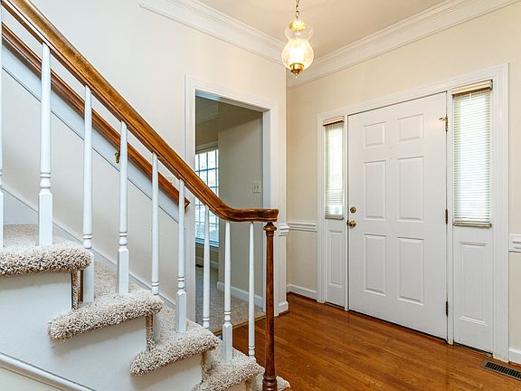 3rd image of 4405 Cumberland Dr