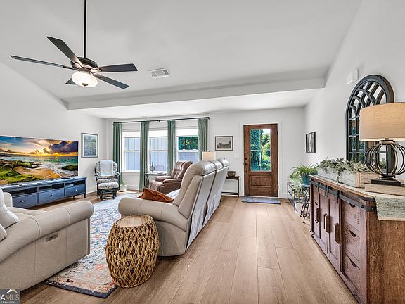 5th image of 268 Park Place Dr