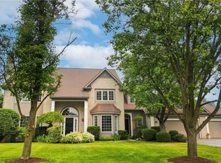 10 Muirfield Ct, Pittsford, NY 14534