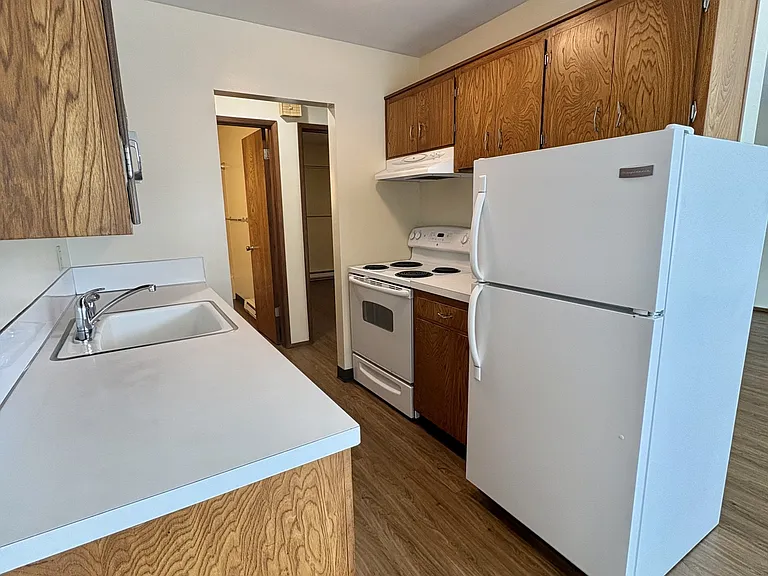 540 Williams Ave N #5 — Photo 5