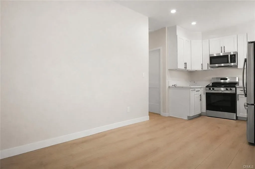1 bed, 400 sqft, $2,000 — Photo 4