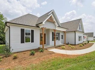 8869 Belews Ridge Rd, Stokesdale, NC 27357