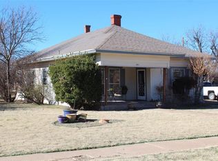 341 S 7th Ave, Munday, TX 76371