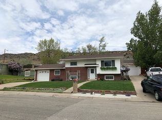 1120 Mountain View Blvd, Rawlins, WY 82301