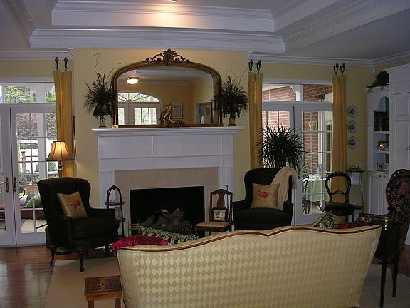 Living room, tray ceiling