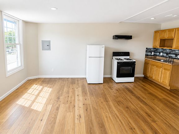 2nd image of 70 Main St #3AA