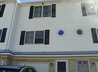 96 Sunflower Cir, North Providence, RI 02911