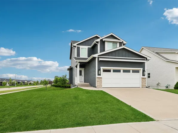 302 S 91st St, West Des Moines, IA 50265