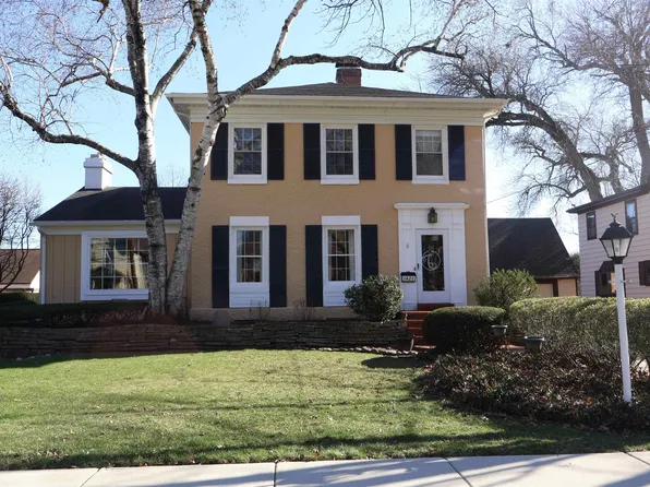 1426 Ruger Ave, Janesville, WI 53545
