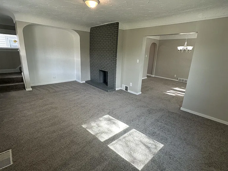 11021 Western Ave — Photo 30