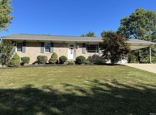 8622 Windsor Dr, Newburgh, IN 47630