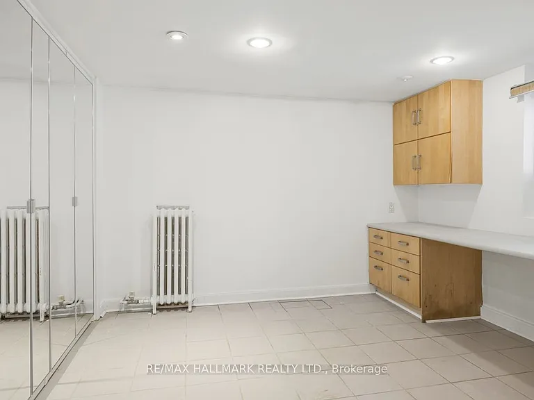 321 Palmerston Blvd #A — Photo 7