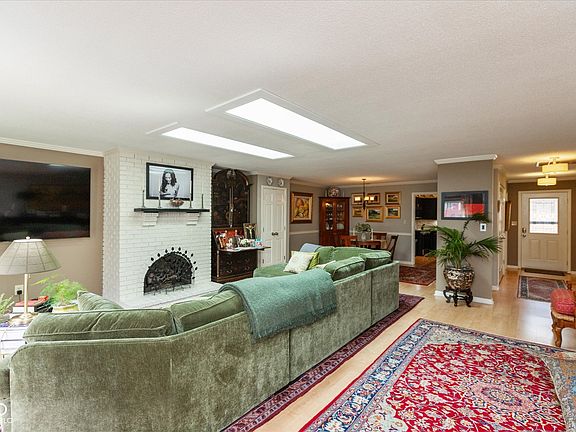 4th image of 5333 Thicket Hill Ln