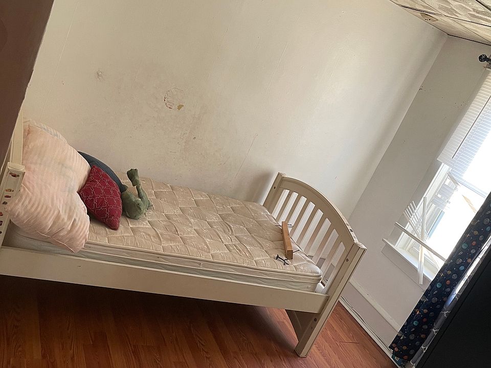 1st image of 253 Cedar Ave
