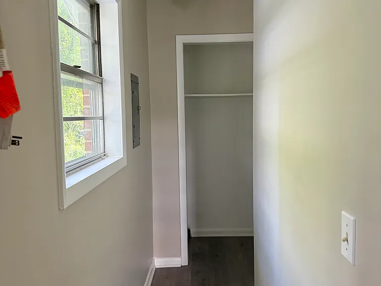 917 Sloan St #915 — Photo 5