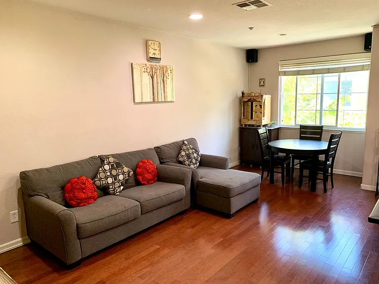 1027 Aquamarine Ter — Photo 10